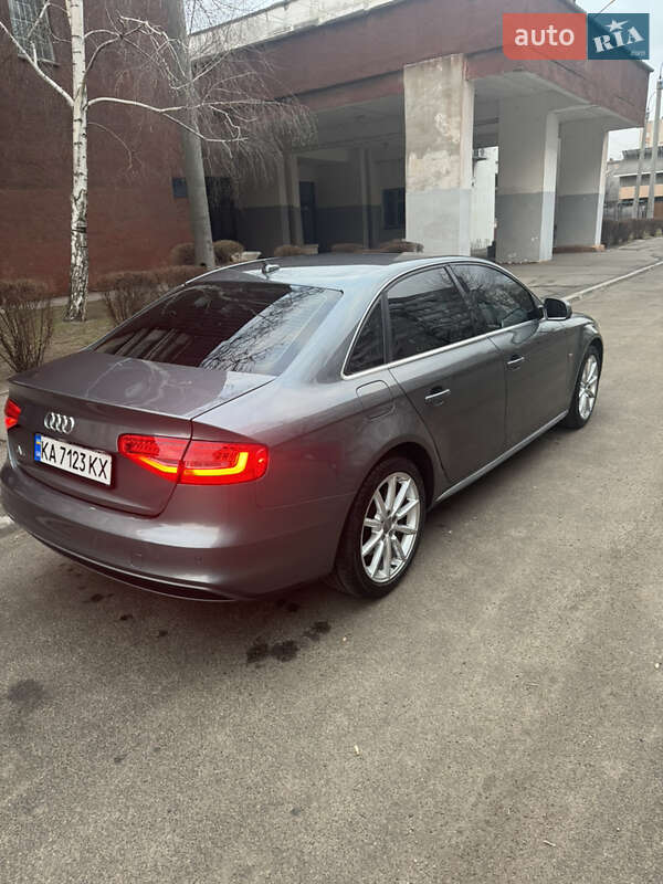 Седан Audi A4 2014 в Черкассах