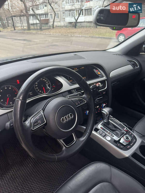 Седан Audi A4 2014 в Черкассах