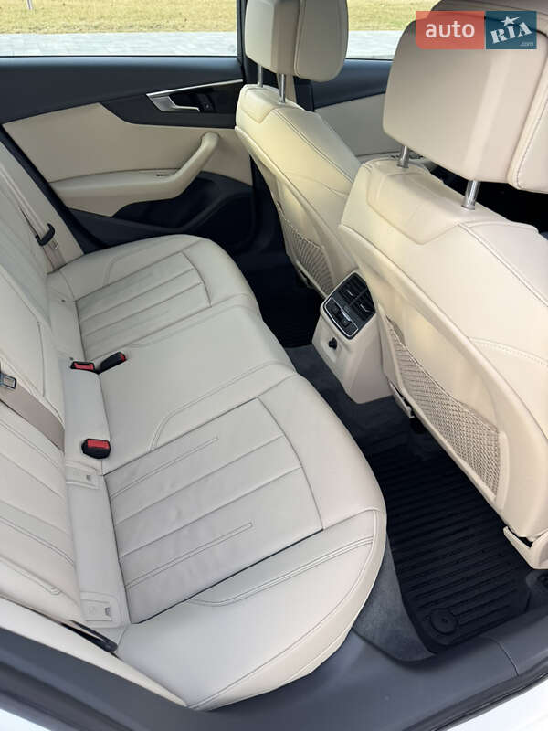Седан Audi A4 2020 в Киеве