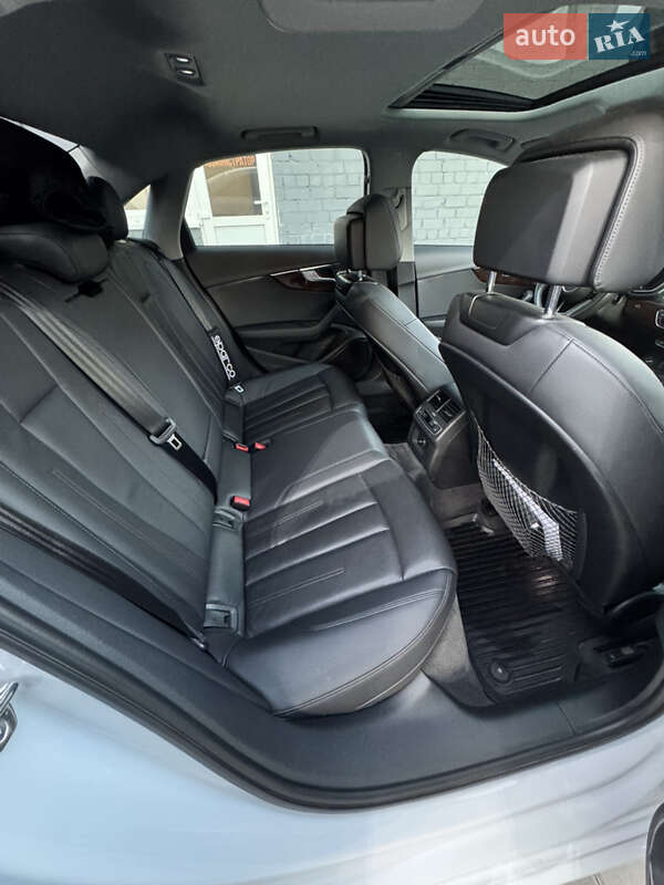 Седан Audi A4 2018 в Харькове