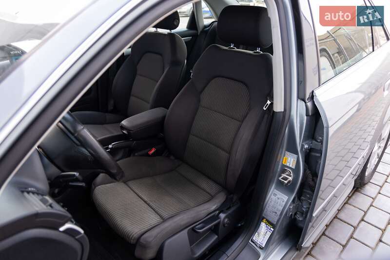 Седан Audi A4 2007 в Луцке