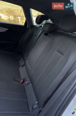 Универсал Audi A4 2016 в 