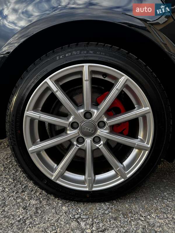 Седан Audi A4 2013 в Житомирі