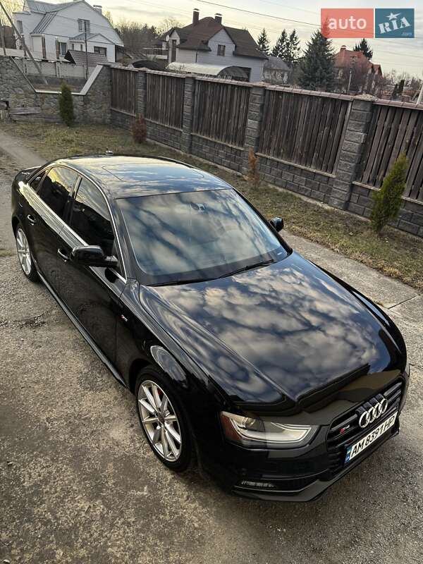 Седан Audi A4 2013 в 