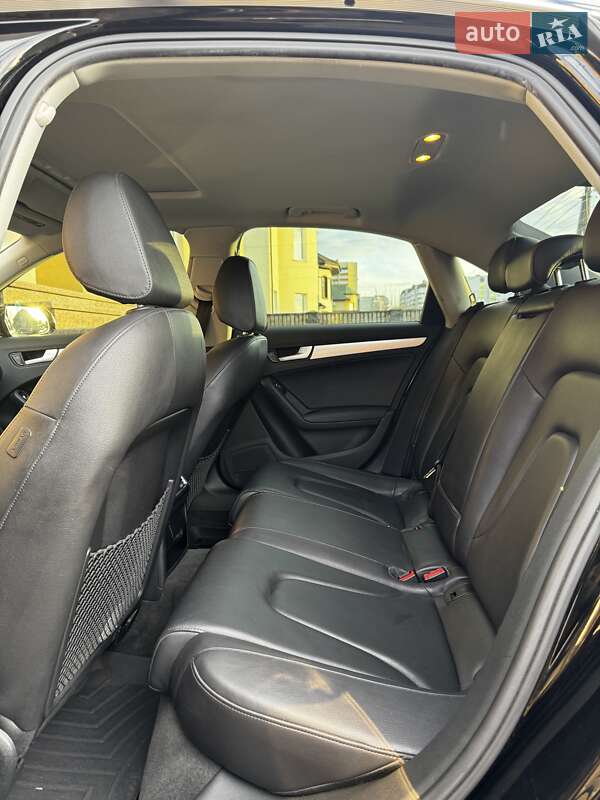 Седан Audi A4 2013 в Житомирі