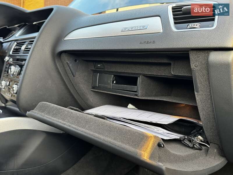 Седан Audi A4 2013 в Житомирі