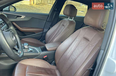 Седан Audi A4 2018 в 