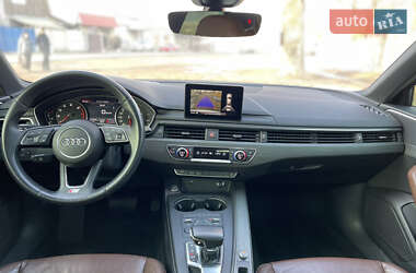 Седан Audi A4 2018 в 