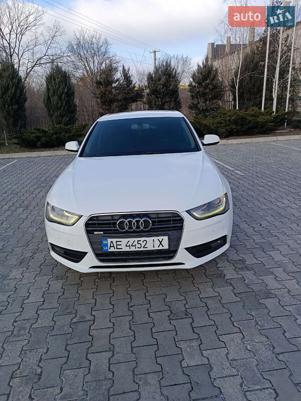 Седан Audi A4 2012 в Павлограде