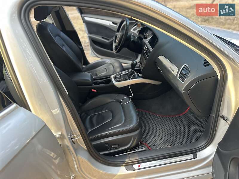 Седан Audi A4 2011 в Киеве