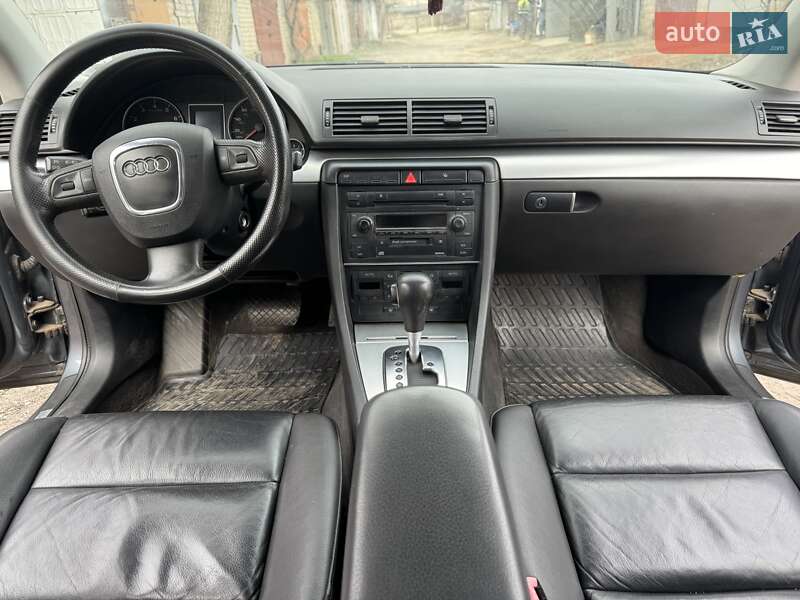 Седан Audi A4 2006 в Кривом Роге