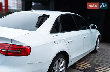 Седан Audi A4 2015 в 