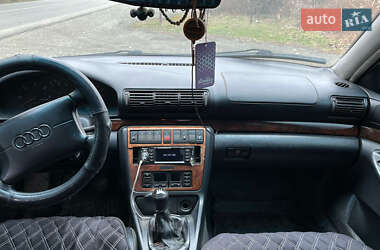 Седан Audi A4 1996 в 