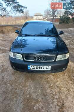 Седан Audi A4 2000 в Богодухове