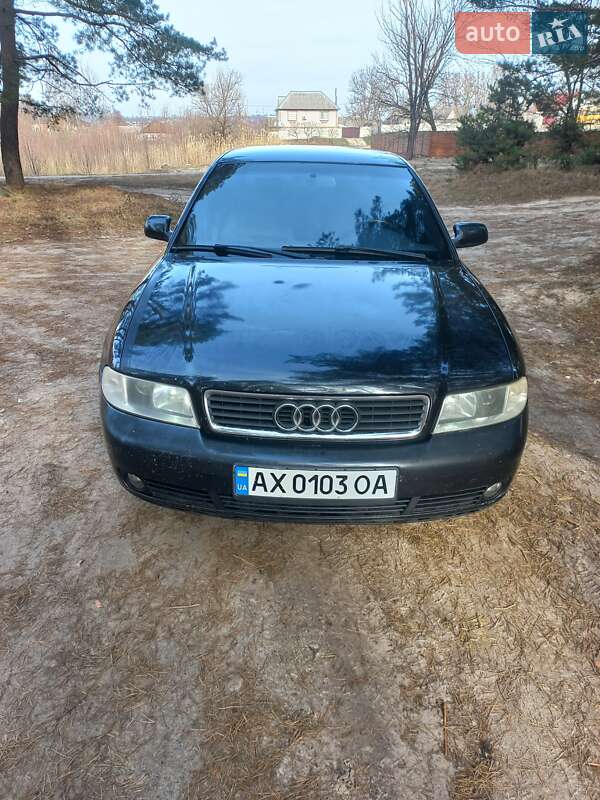 Седан Audi A4 2000 в Богодухіву