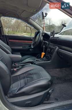 Седан Audi A4 1995 в Запорожье