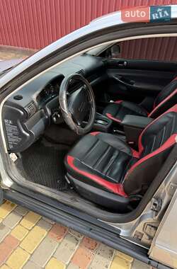 Седан Audi A4 1995 в 