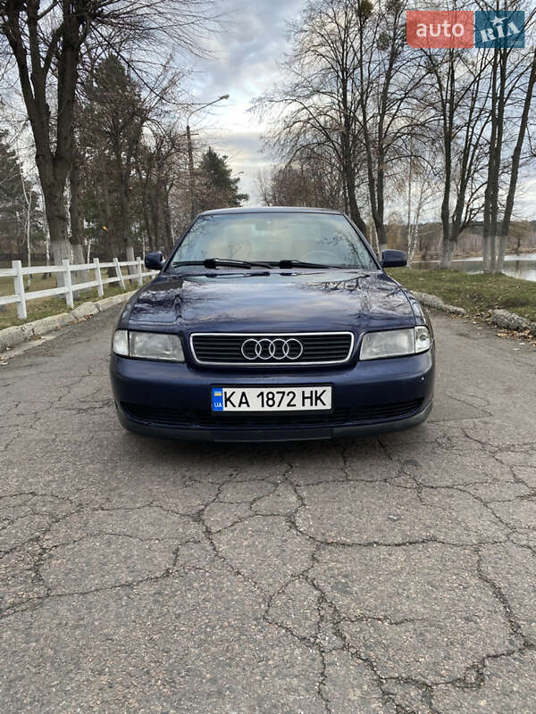 Седан Audi A4 1995 в 
