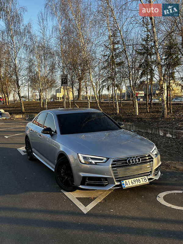 Седан Audi A4 2016 в 