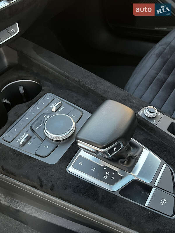 Седан Audi A4 2016 в Киеве