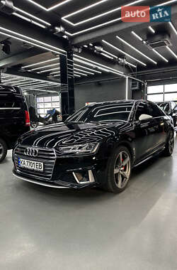 Седан Audi A4 2016 в 