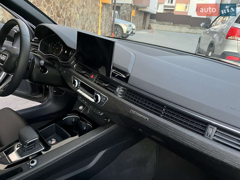 Седан Audi A4 2023 в Львові