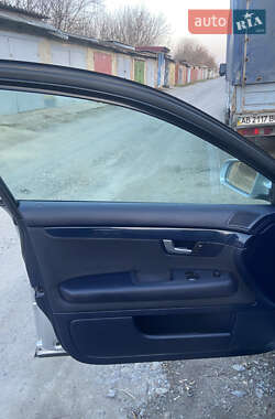 Седан Audi A4 2003 в 