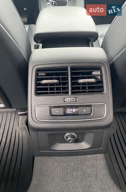 Седан Audi A4 2016 в Львове