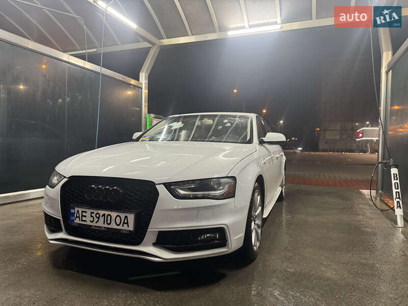 Седан Audi A4 2014 в Кривом Роге
