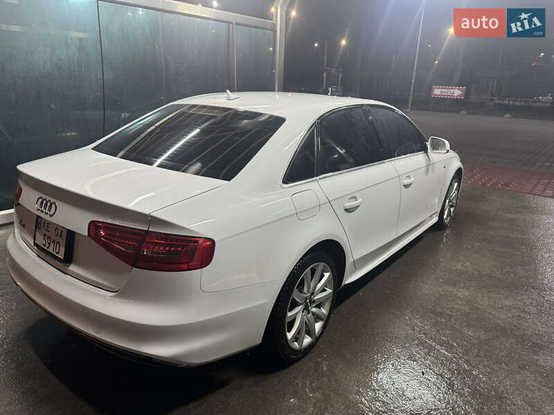 Седан Audi A4 2014 в Кривом Роге