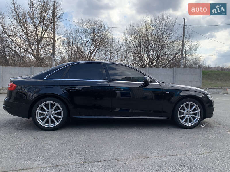 Седан Audi A4 2015 в Харкові