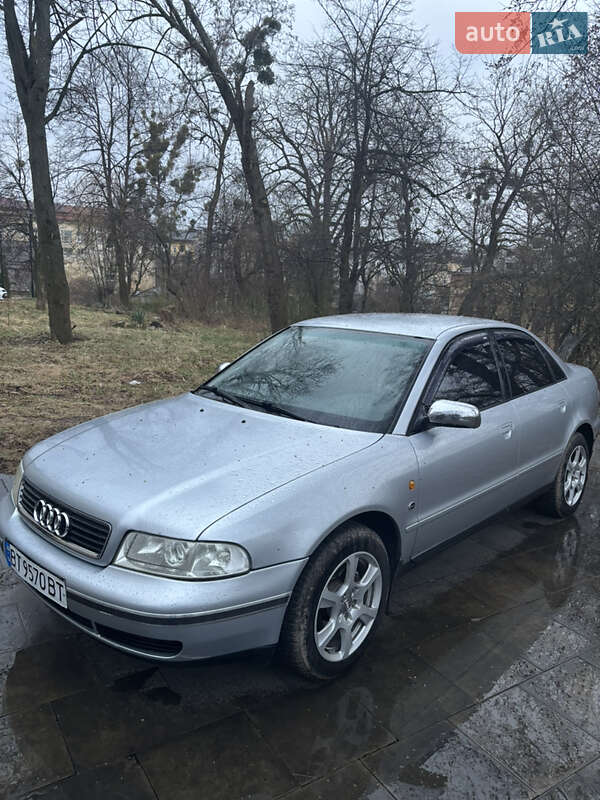 Седан Audi A4 1997 в Львове