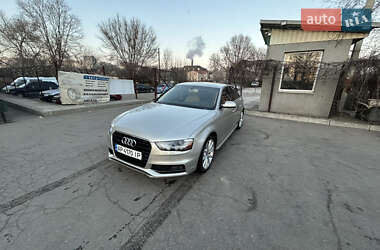 Седан Audi A4 2015 в 