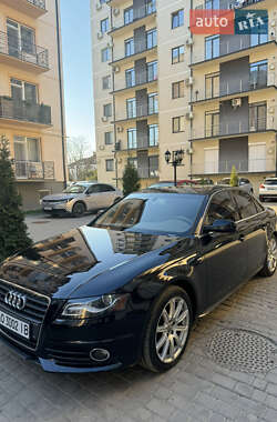 Седан Audi A4 2012 в 