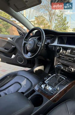 Седан Audi A4 2015 в 