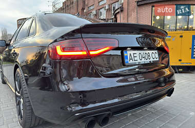 Седан Audi A4 2015 в 