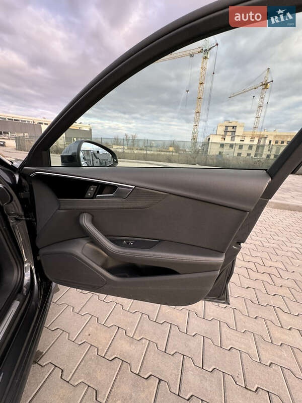 Седан Audi A4 2021 в Харькове