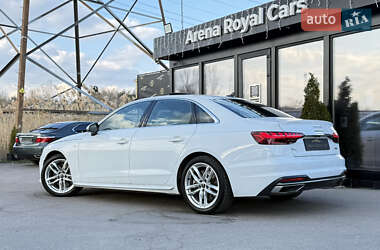 Седан Audi A4 2022 в 