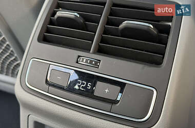 Седан Audi A4 2022 в 