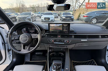 Седан Audi A4 2022 в 