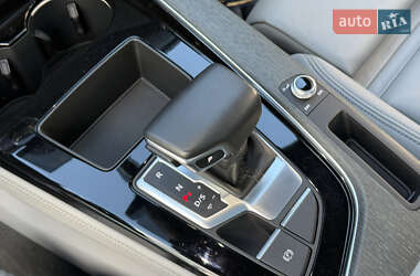 Седан Audi A4 2022 в 