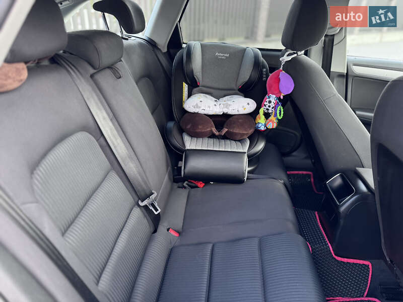 Универсал Audi A4 2012 в Староконстантинове