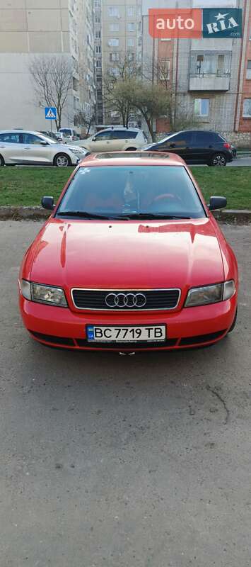 Седан Audi A4 1995 в Львове