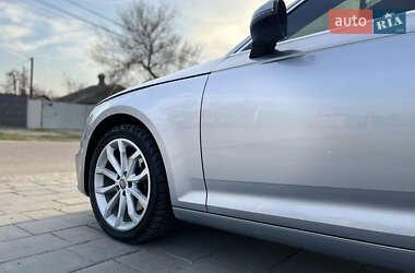 Седан Audi A4 2019 в 