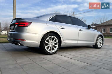 Седан Audi A4 2019 в 