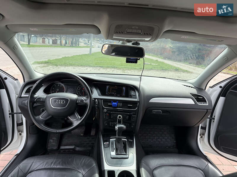 Седан Audi A4 2012 в Запорожье