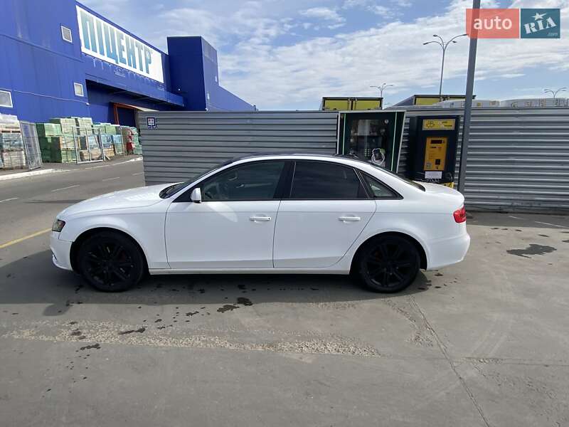 Седан Audi A4 2010 в Днепре
