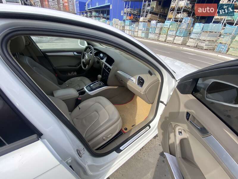 Седан Audi A4 2010 в Днепре