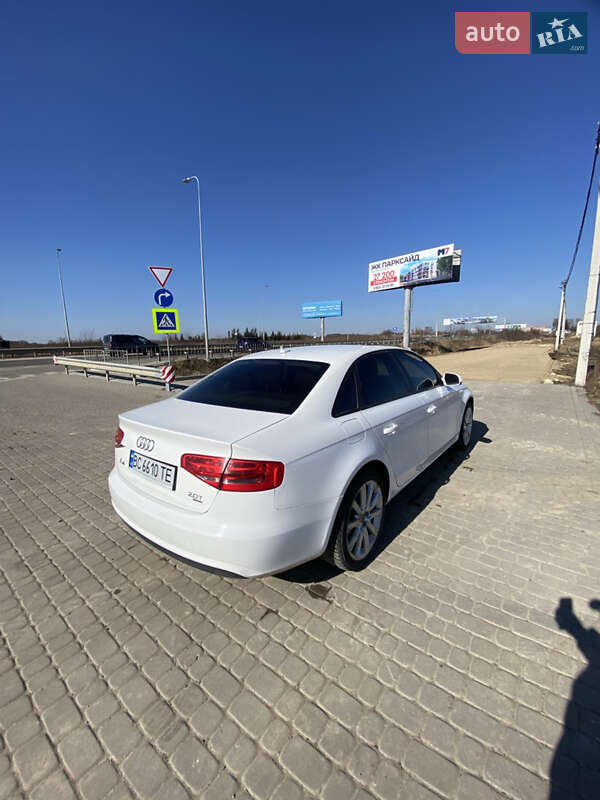 Седан Audi A4 2013 в Львове