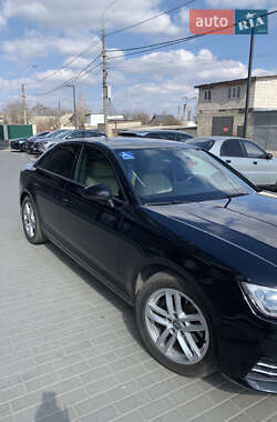 Седан Audi A4 2017 в 